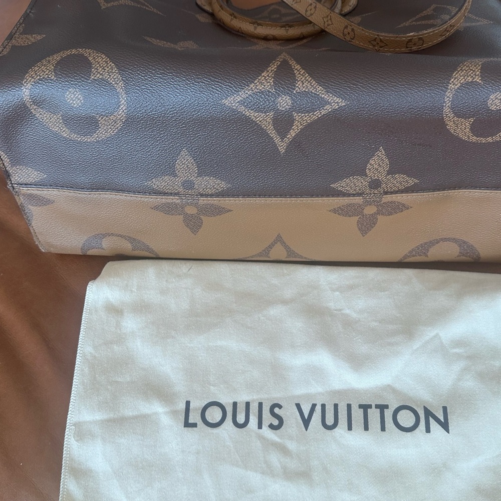 COPY - Louis Vuitton Brown Monogram OnTheGo Tote - Picture 5 of 7